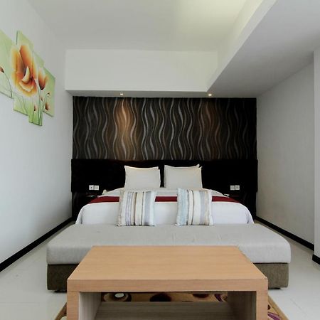 The Sun Hotel Madiun Kültér fotó