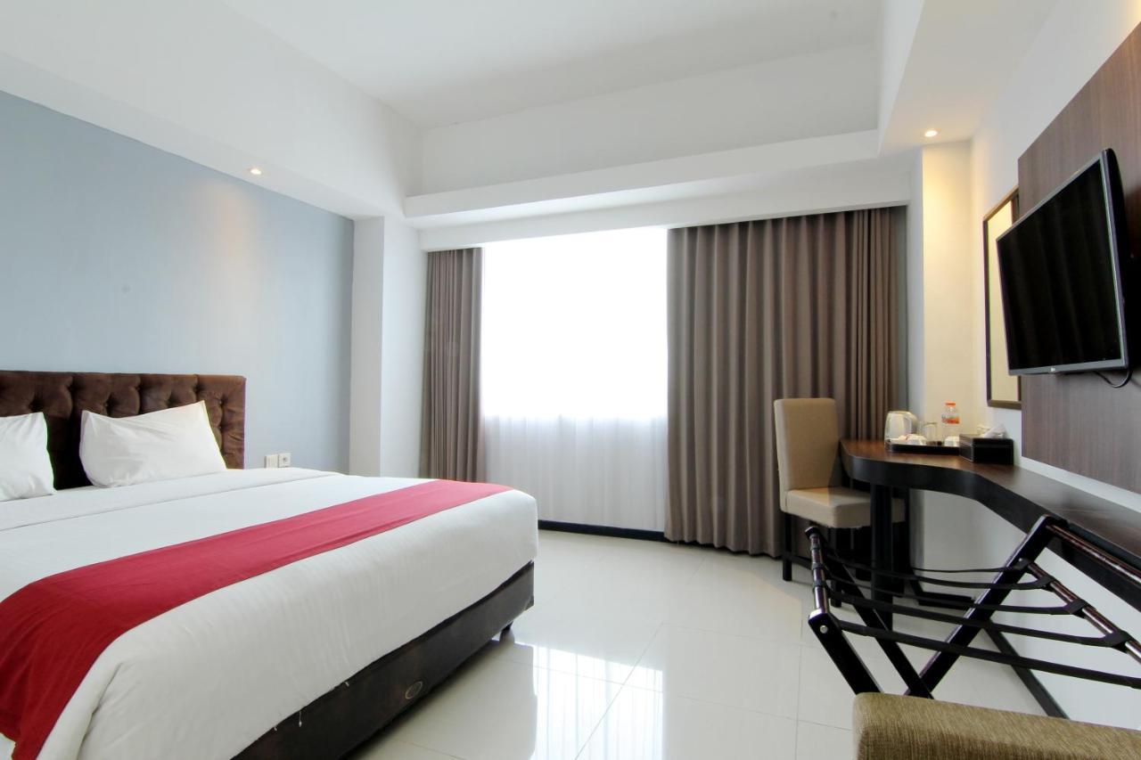 The Sun Hotel Madiun Kültér fotó
