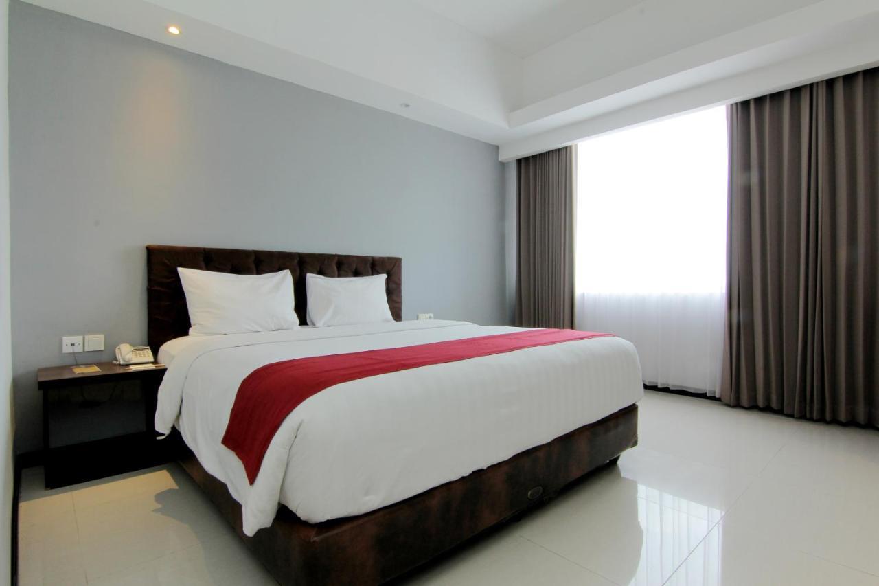 The Sun Hotel Madiun Kültér fotó