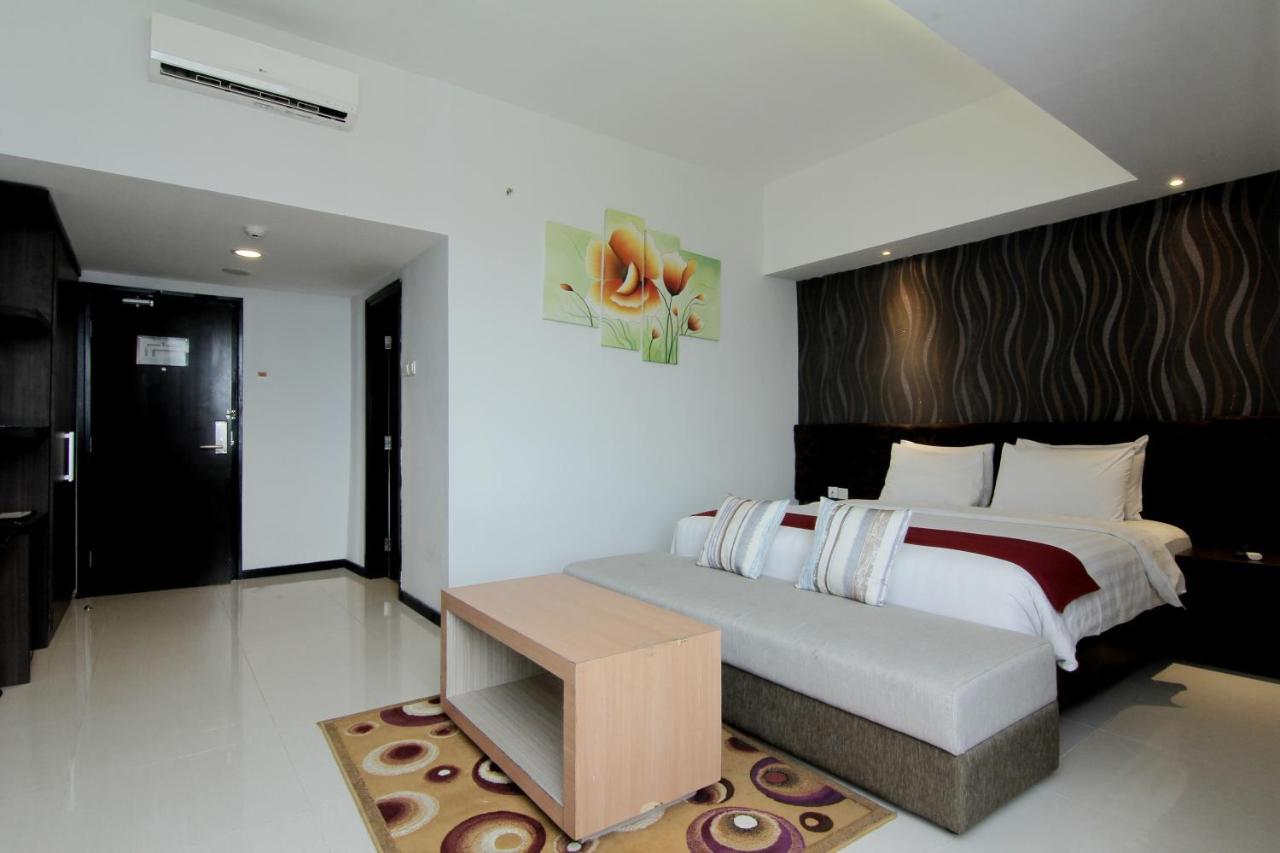The Sun Hotel Madiun Kültér fotó