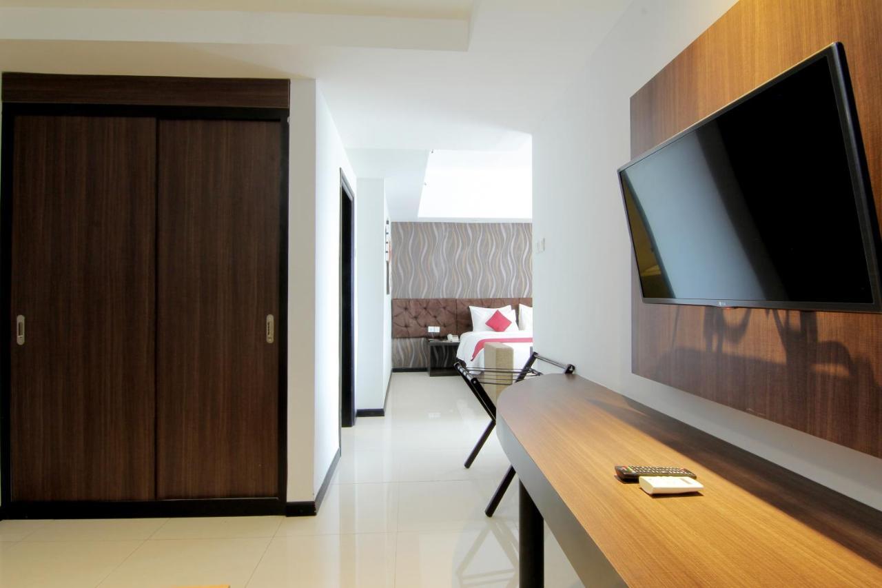 The Sun Hotel Madiun Kültér fotó
