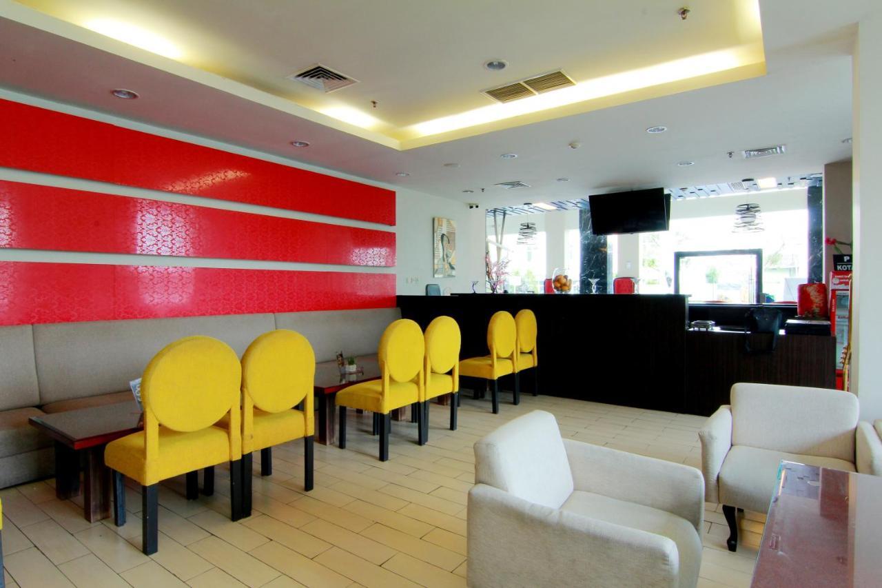 The Sun Hotel Madiun Kültér fotó