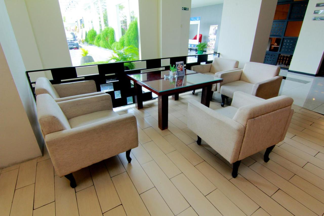 The Sun Hotel Madiun Kültér fotó