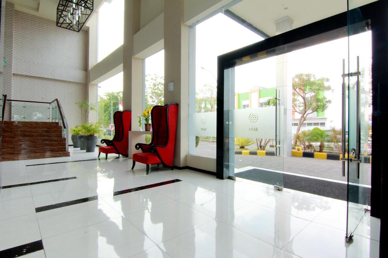 The Sun Hotel Madiun Kültér fotó