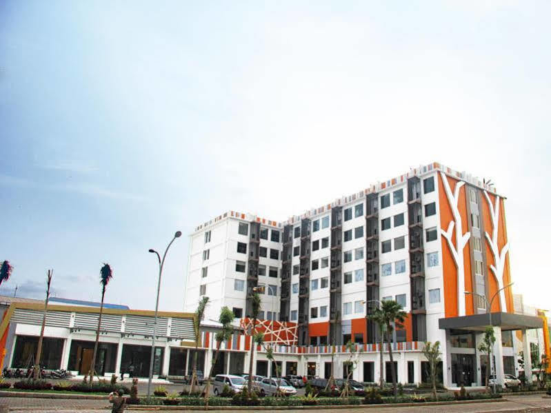 The Sun Hotel Madiun Kültér fotó
